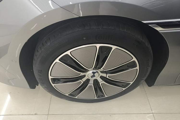 Used Denza Z9GT 2024 1100 Four-Wheel Drive Max Edition Left Front Wheel Hub
