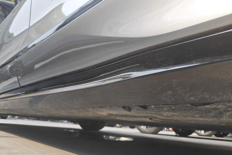 Used Denza Z9GT 2024 630 All-Wheel Drive Pro Version Left Side Sill