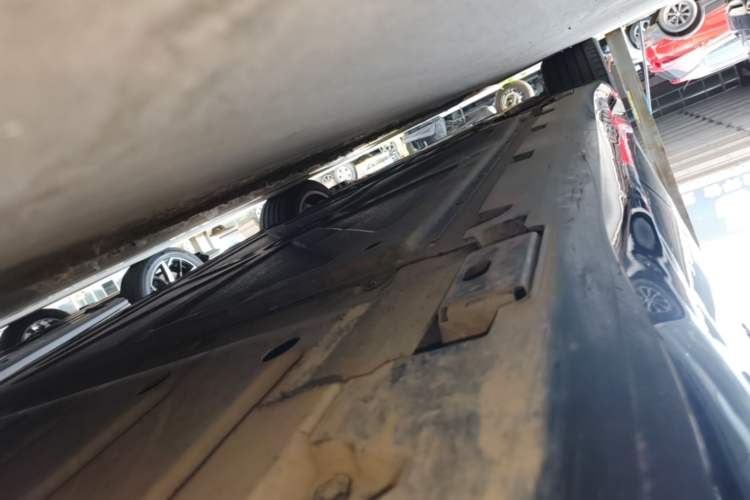 Used Denza Z9GT 2024 1100 4x4 Max First Edition Left Side Sill