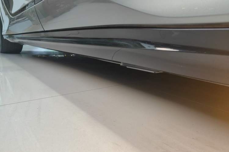 Used Denza Z9GT 2024 1100 Four-Wheel Drive Max Edition Left Side Sill