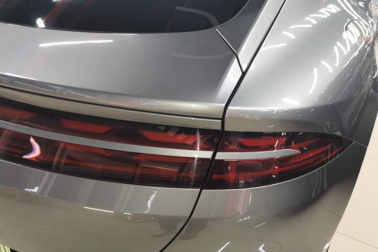 Used Denza Z9GT 2024 1100 Four-Wheel Drive Max Edition Right Rear Taillight