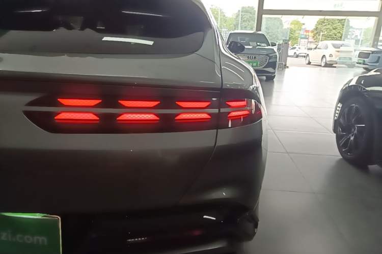 Used Denza Z9GT 2024 1100 4x4 Pro Version Right Rear Taillight