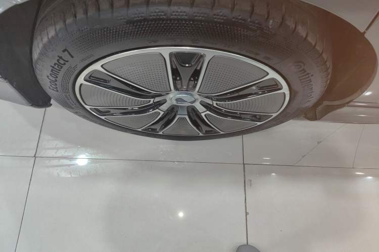 Used Denza Z9GT 2024 1100 Four-Wheel Drive Max Edition Right Rear Wheel Hub