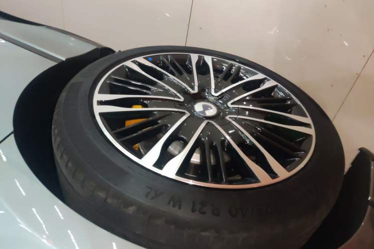Used Denza Z9GT 2024 1100 4x4 Ultra First Edition Right Rear Wheel Hub