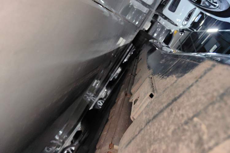 Used Denza Z9GT 2024 1100 Four-Wheel Drive Max Edition Right Side Sill