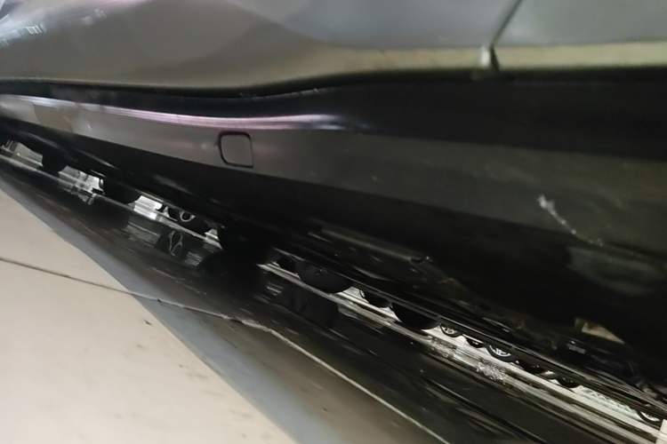 Used Denza Z9GT 2024 1100 Four-Wheel Drive Max Edition Right Side Sill