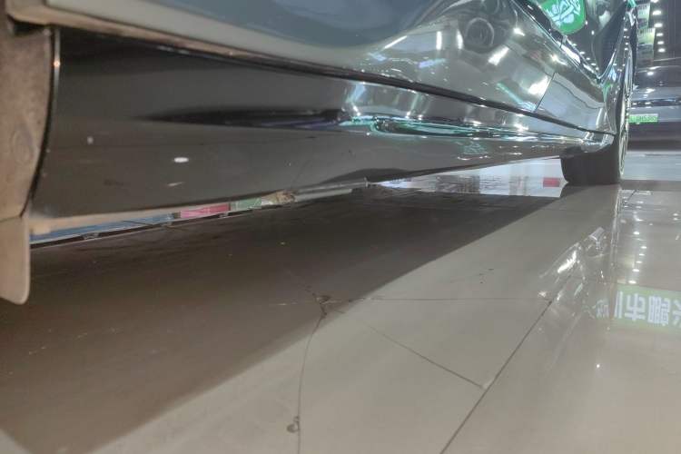 Used Denza Z9GT 2024 1100 Four-Wheel Drive Max Edition Right Side Sill