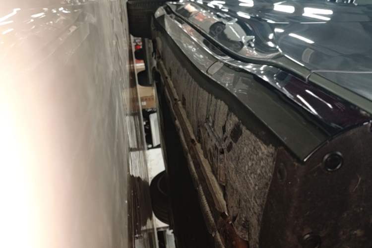 Used Denza Z9GT 2024 1100 Four-Wheel Drive Ultra Version Right Side Sill