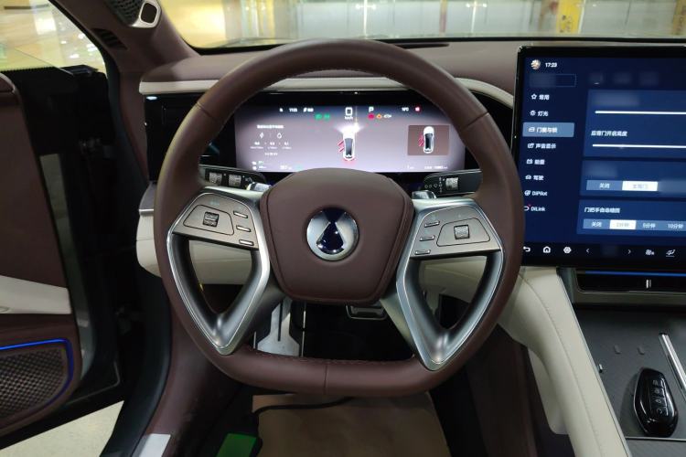 Used Denza Z9GT 2024 1100 Four-Wheel Drive Ultra Version Steering Wheel