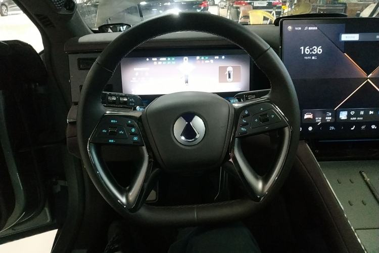 Used Denza Z9GT 2024 1100 4x4 Max First Edition Steering Wheel