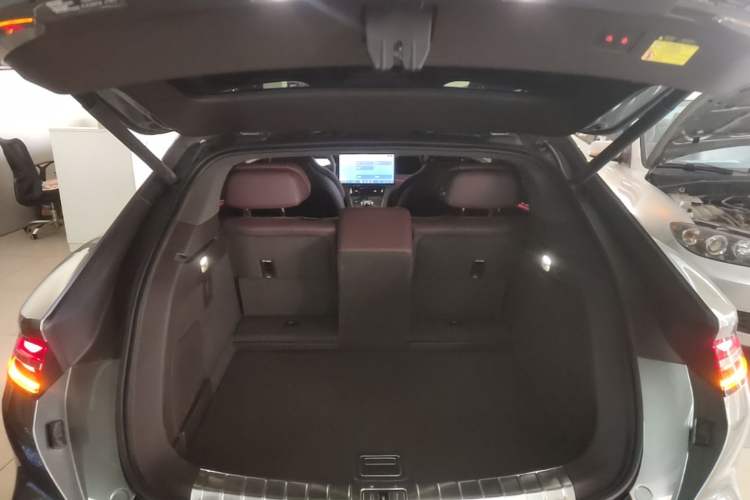 Used Denza Z9GT 2024 1100 Four-Wheel Drive Ultra Version Trunk