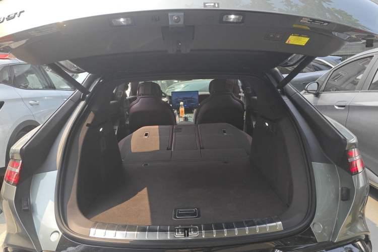 Used Denza Z9GT 2024 630 All-Wheel Drive Pro Version Trunk