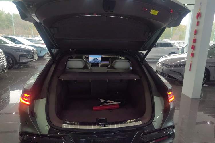 Used Denza Z9GT 2024 1100 Four-Wheel Drive Ultra Version Trunk