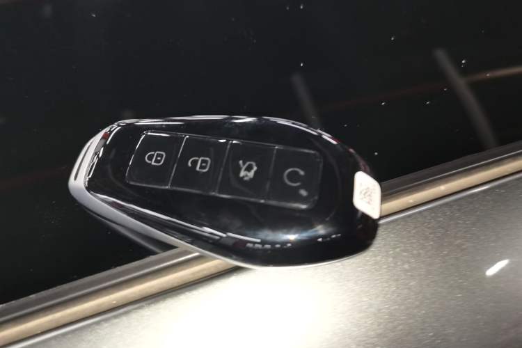 Used Denza Z9GT 2024 1100 Four-Wheel Drive Max Edition Vehicle Key