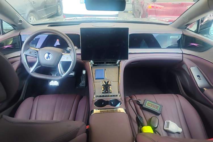 Used Denza Z9GT 2024 1100 Four-Wheel Drive Ultra Version Center Console