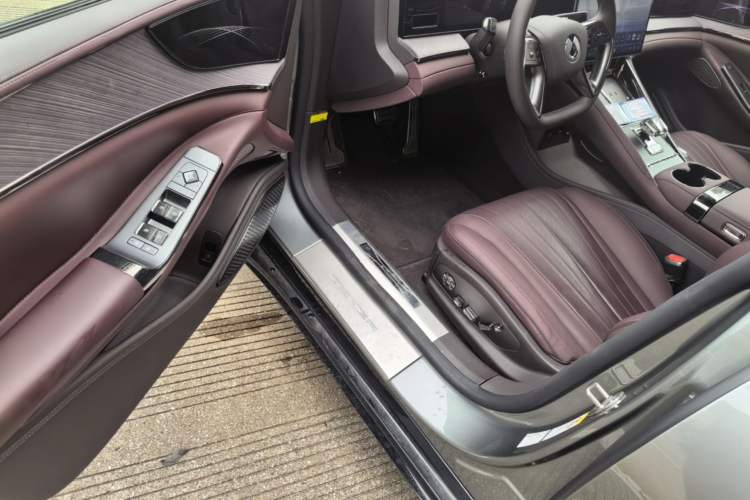 Used Denza Z9GT 2024 1100 Four-Wheel Drive Max Edition Driver Seat