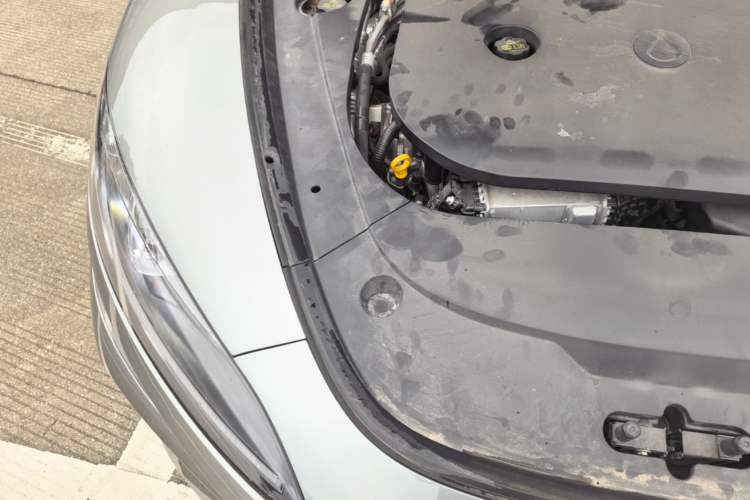 Used Denza Z9GT 2024 1100 Four-Wheel Drive Max Edition Engine Bay Right