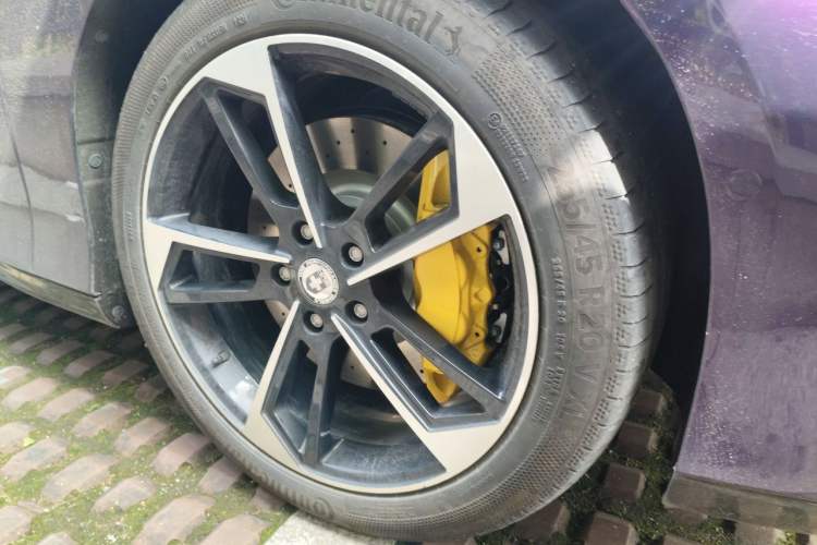 Used Denza Z9GT 2024 1100 4x4 Max First Edition Right Front Wheel Hub