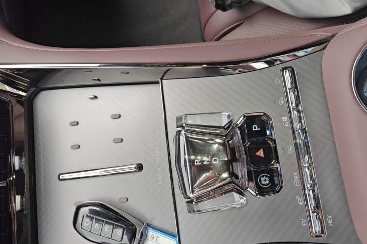 Used Denza Z9GT 2024 1100 Four-Wheel Drive Max Edition Gear Lever