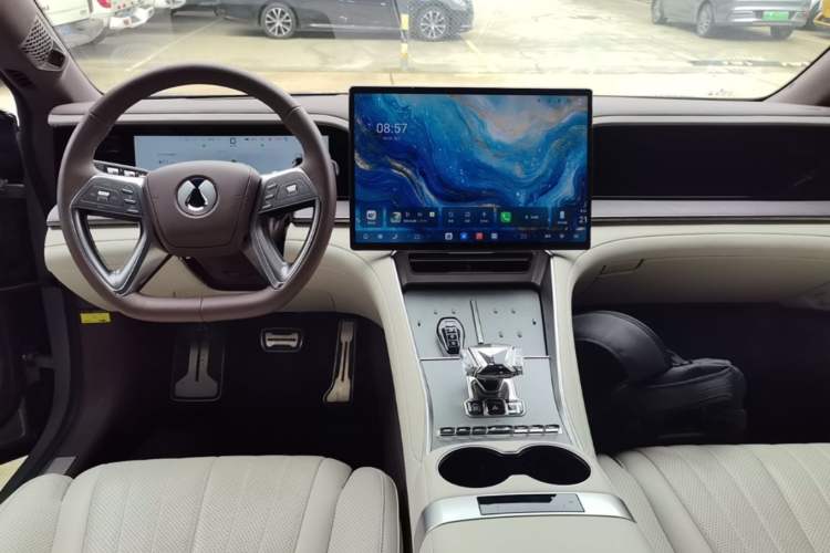 Used Denza Z9GT 2024 1100 Four-Wheel Drive Ultra Version Center Console