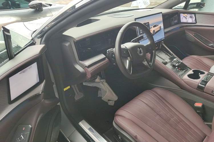 Used Denza Z9GT 2024 1100 Four-Wheel Drive Ultra Version Driver Seat