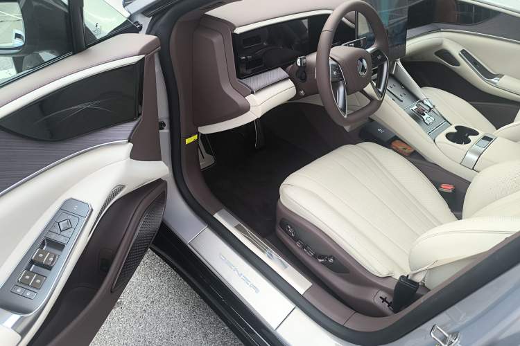 Used Denza Z9GT 2024 1100 Four-Wheel Drive Max Edition Driver Seat