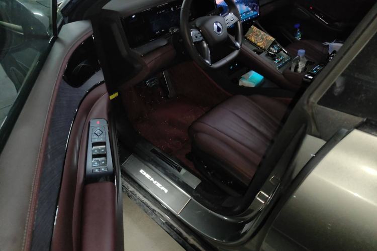 Used Denza Z9GT 2024 630 All-Wheel Drive Max Edition Driver Seat