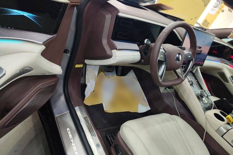 Used Denza Z9GT 2024 1100 Four-Wheel Drive Ultra Version Driver Seat