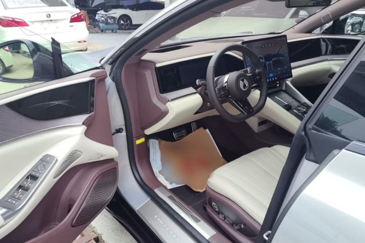 Used Denza Z9GT 2024 1100 Four-Wheel Drive Ultra Version Driver Seat