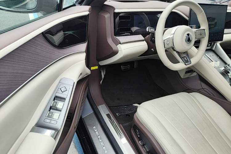 Used Denza Z9GT 2024 1100 Four-Wheel Drive Max Edition Driver Seat