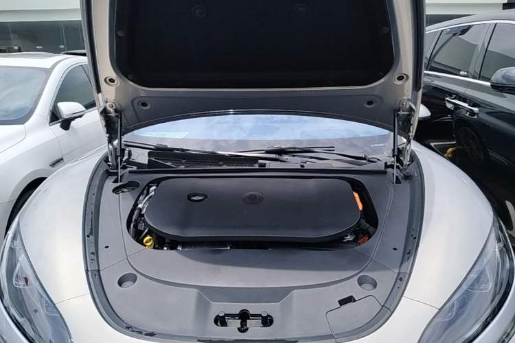 Used Denza Z9GT 2024 1100 Four-Wheel Drive Max Edition Engine Bay