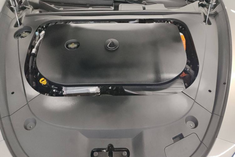 Used Denza Z9GT 2024 1100 Four-Wheel Drive Max Edition Engine Bay