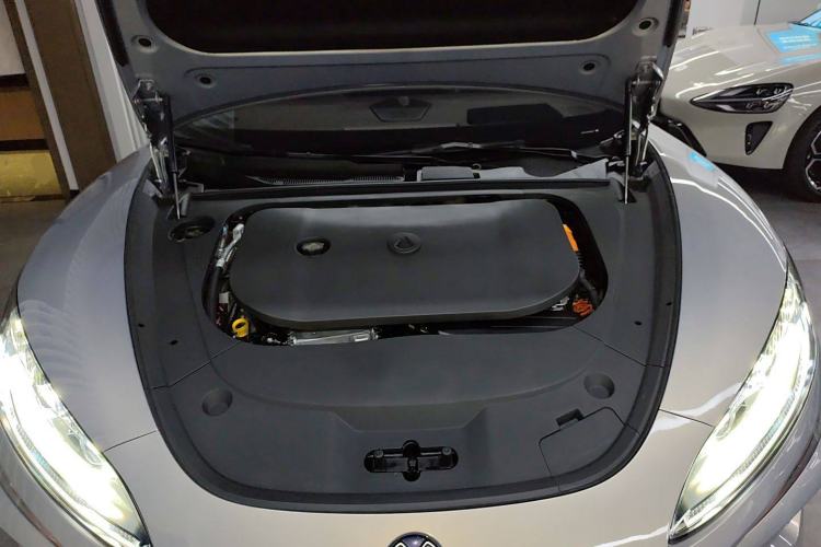 Used Denza Z9GT 2024 1100 Four-Wheel Drive Ultra Version Engine Bay