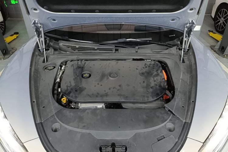 Used Denza Z9GT 2024 1100 Four-Wheel Drive Max Edition Engine Bay