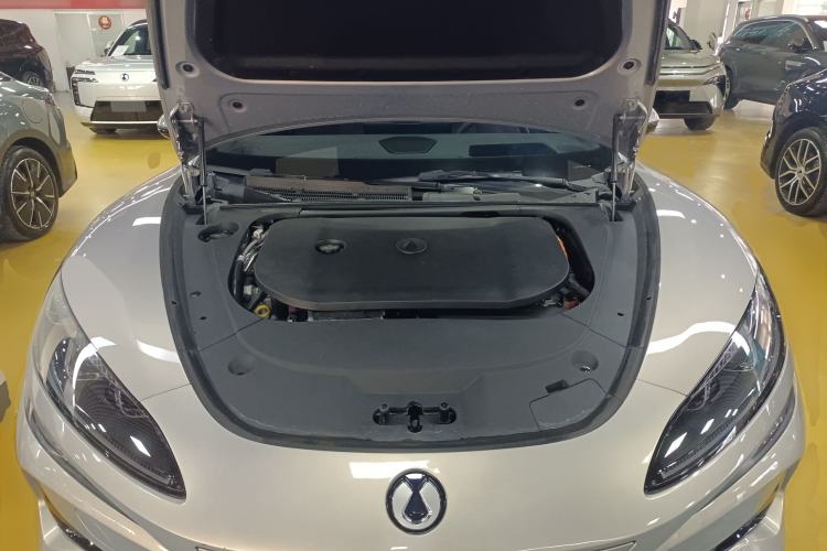 Used Denza Z9GT 2024 1100 Four-Wheel Drive Max Edition Engine Bay
