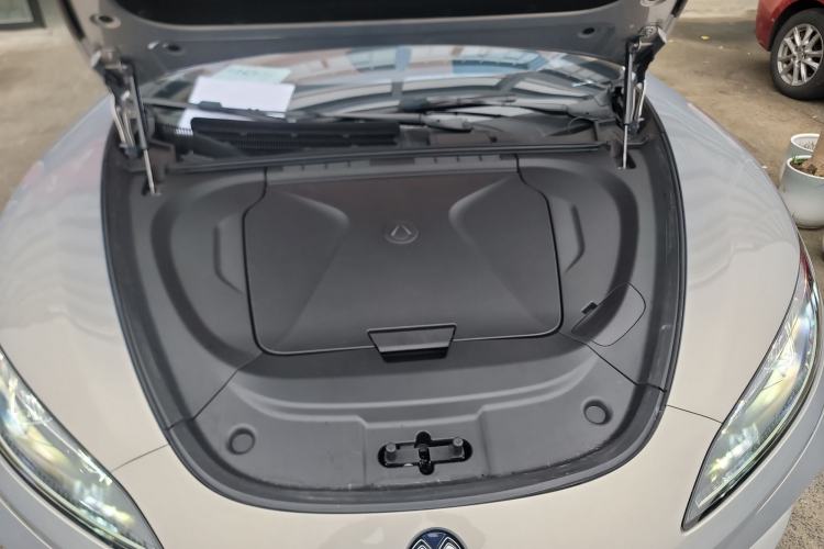 Used Denza Z9GT 2024 630 All-Wheel Drive Max Edition Engine Bay
