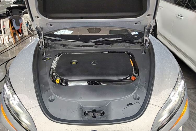 Used Denza Z9GT 2024 1100 Four-Wheel Drive Ultra Version Engine Bay