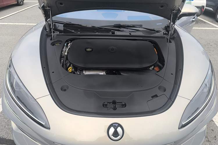 Used Denza Z9GT 2024 1100 Four-Wheel Drive Max Edition Engine Bay