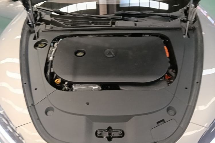 Used Denza Z9GT 2024 1100 Four-Wheel Drive Max Edition Engine Bay
