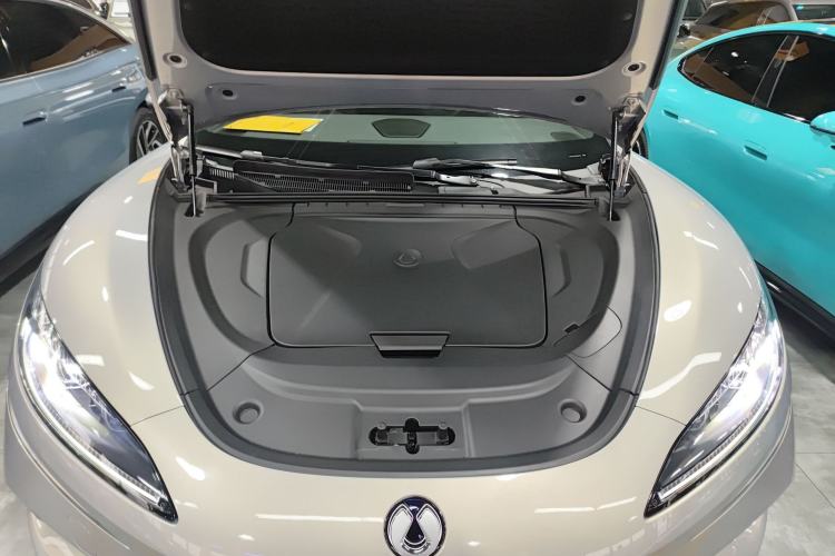 Used Denza Z9GT 2024 630 All-Wheel Drive Pro Version Engine Bay