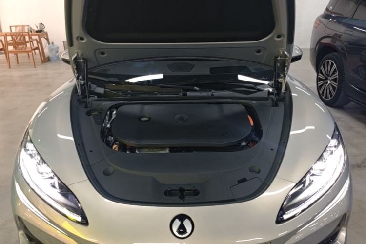 Used Denza Z9GT 2024 1100 Four-Wheel Drive Max Edition Engine Bay