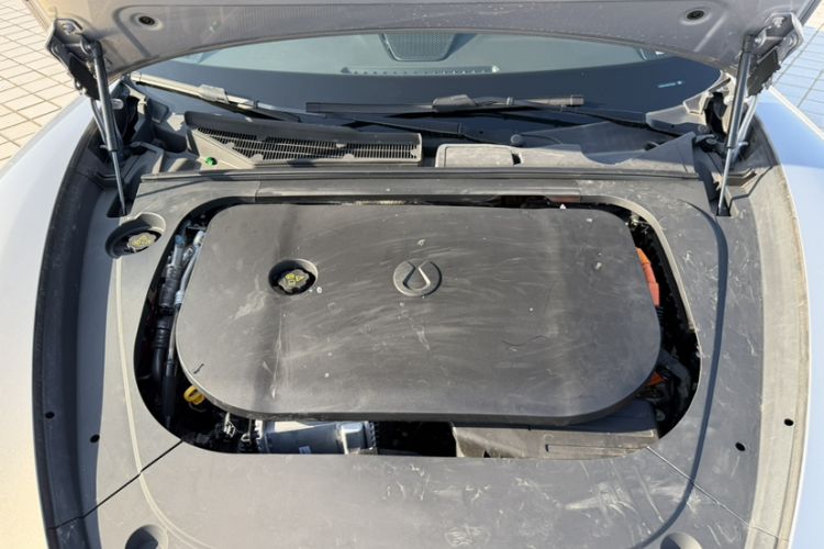 Used Denza Z9GT 2024 1100 4x4 Pro Version Engine Bay