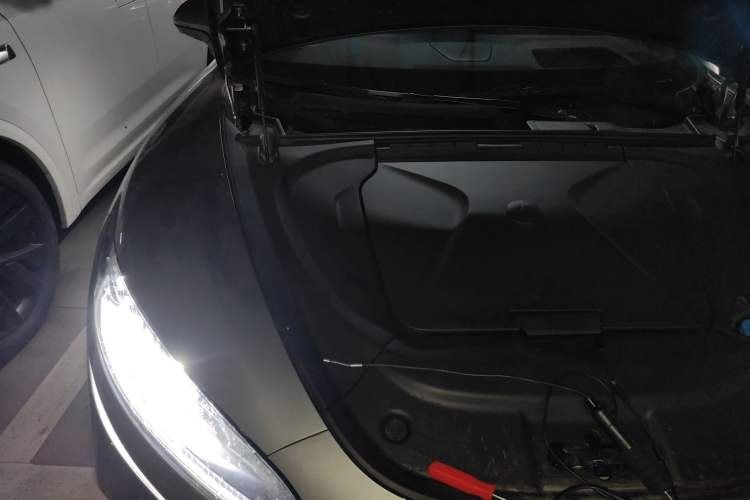 Used Denza Z9GT 2024 630 All-Wheel Drive Max Edition Engine Bay Right