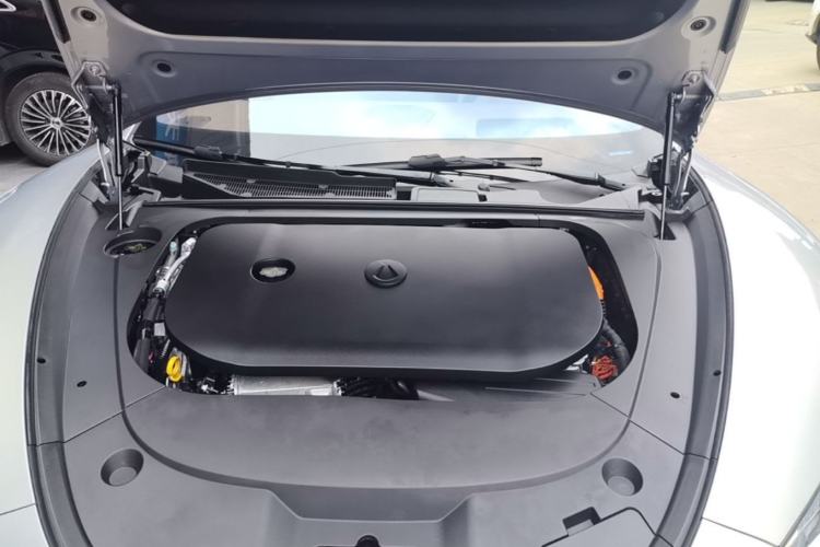 Used Denza Z9GT 2024 1100 Four-Wheel Drive Ultra Version Engine Bay