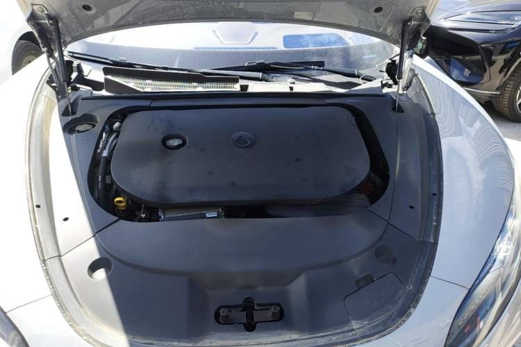 Used Denza Z9GT 2024 1100 Four-Wheel Drive Max Edition Engine Bay