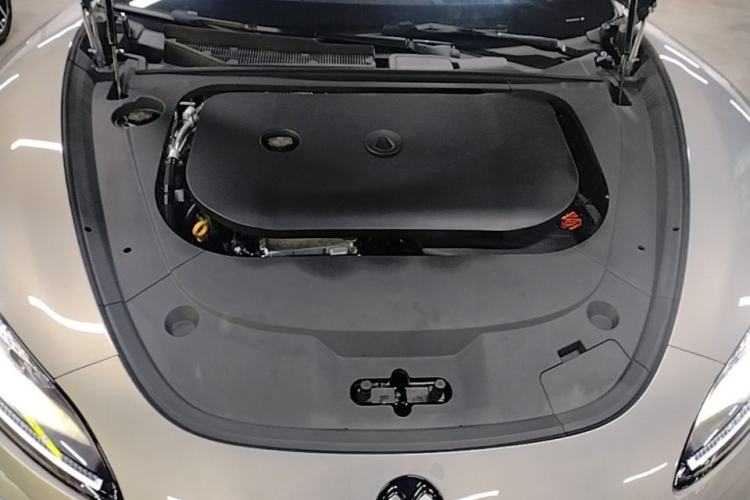 Used Denza Z9GT 2024 1100 Four-Wheel Drive Ultra Version Engine Bay