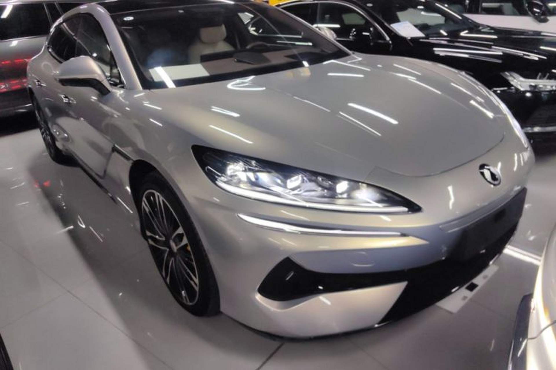 Used Denza Z9GT 2024 1100 Four-Wheel Drive Ultra Version Exterior 2