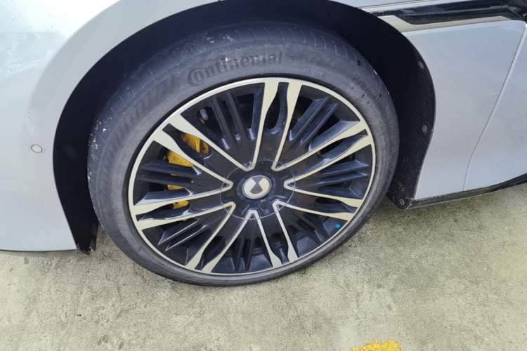 Used Denza Z9GT 2024 1100 Four-Wheel Drive Ultra Version Exterior 4