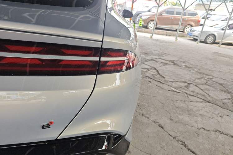 Used Denza Z9GT 2024 630 All-Wheel Drive Max Edition Exterior 6