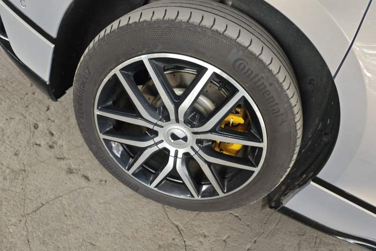 Used Denza Z9GT 2024 630 All-Wheel Drive Max Edition Exterior 8